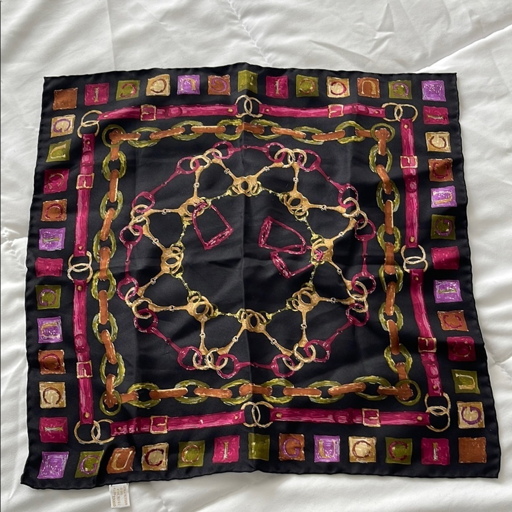 Gucci Authentic Silk Chic Equestrian HorseBits Stirrup Print Small Scarf. P100